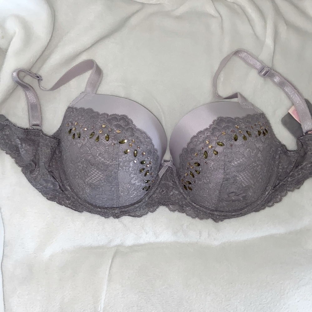 Victoria’s Secret embellished bra 34DDD